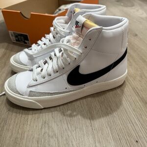 Nike Blazer Mid ‘77 Vintage Women’s 7